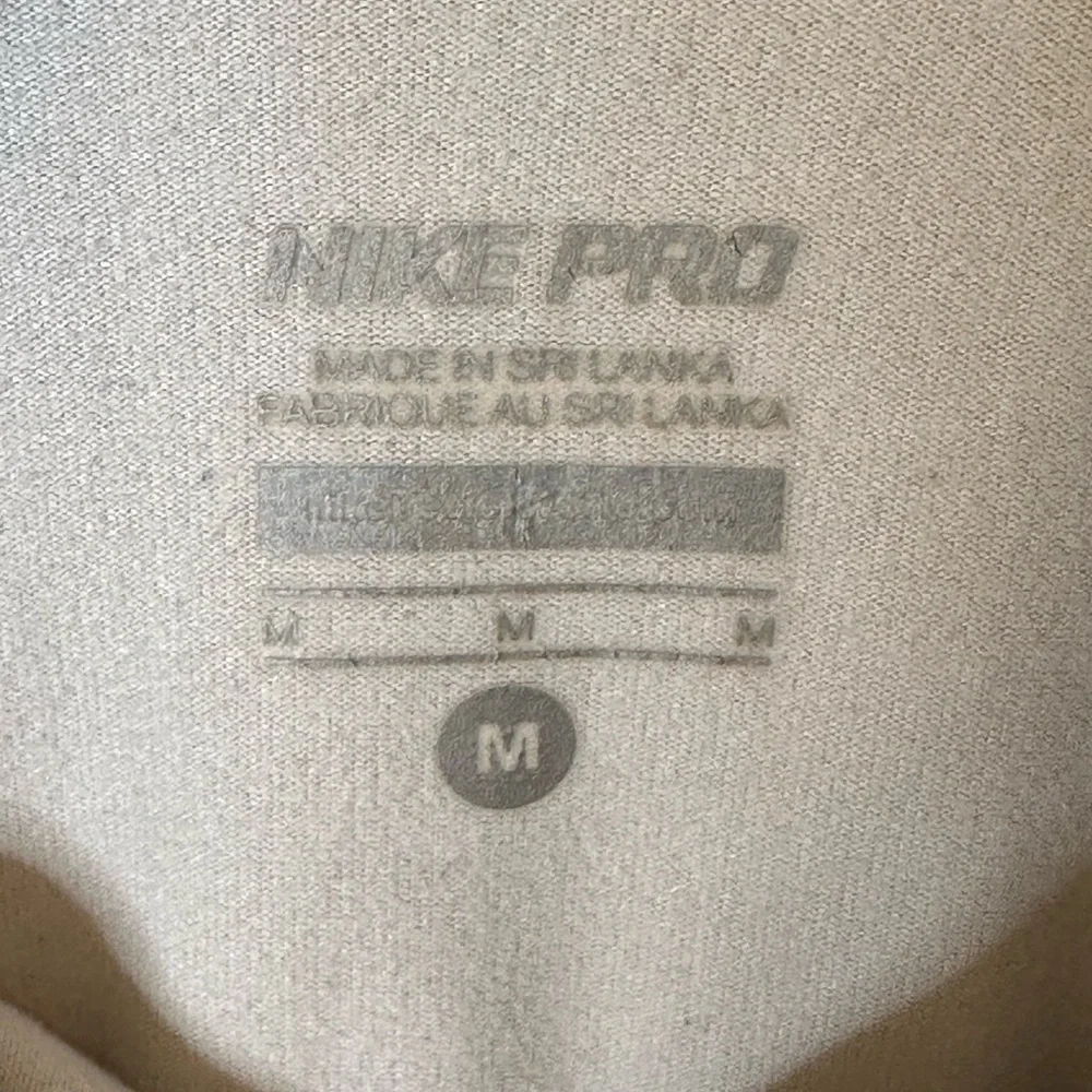 Women’s Nike Pro Medium Ling Sleeve Fleece Lined 1/4 Zip Performance Top- 18 P2P
